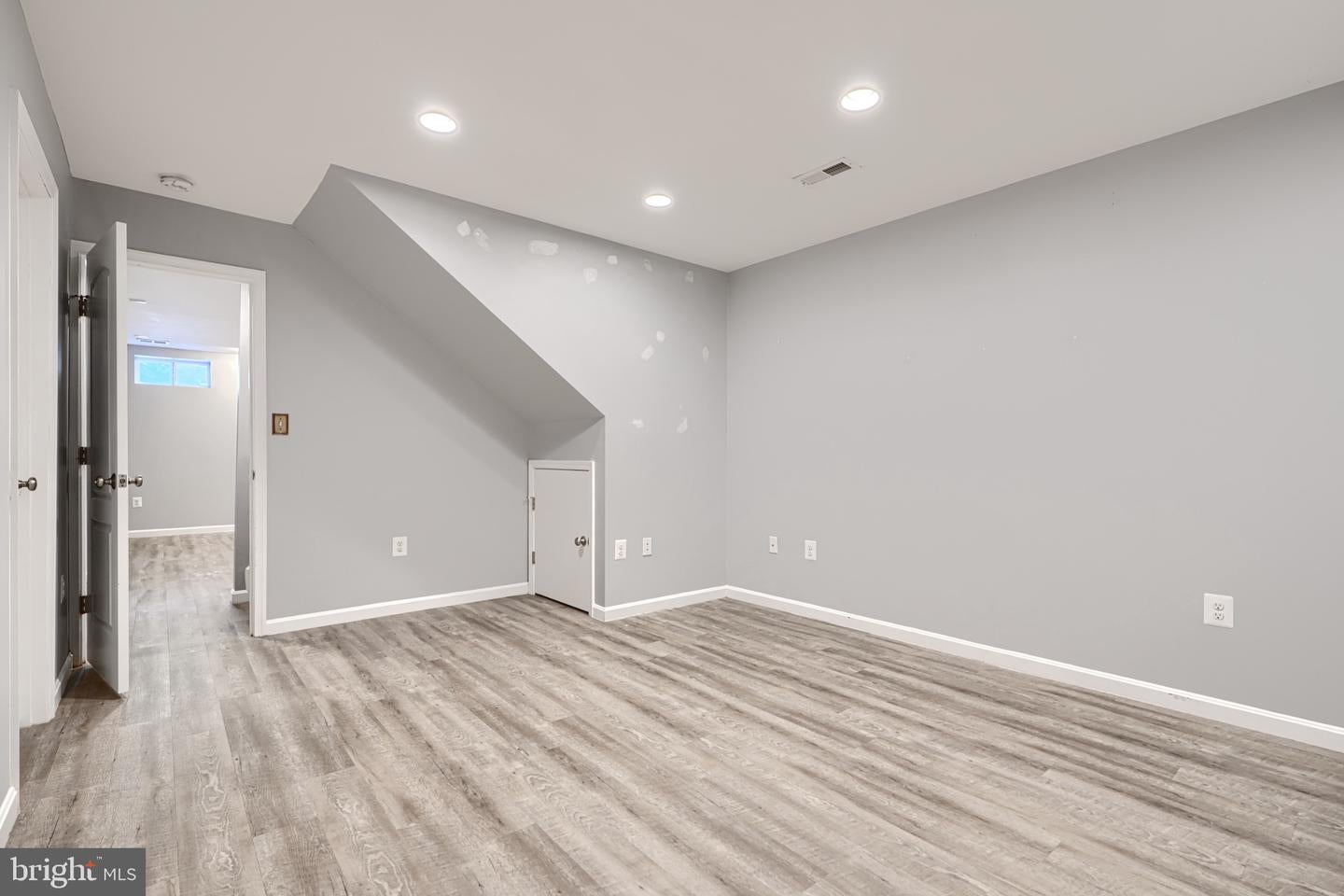 Glen Burnie, Maryland, 21060, United States, 4 Bedrooms Bedrooms, ,4 BathroomsBathrooms,Residential,For Sale,1983515