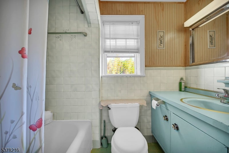 Clifton City, New Jersey, 07011, United States, 4 Bedrooms Bedrooms, ,2 BathroomsBathrooms,Residential,For Sale,1916350