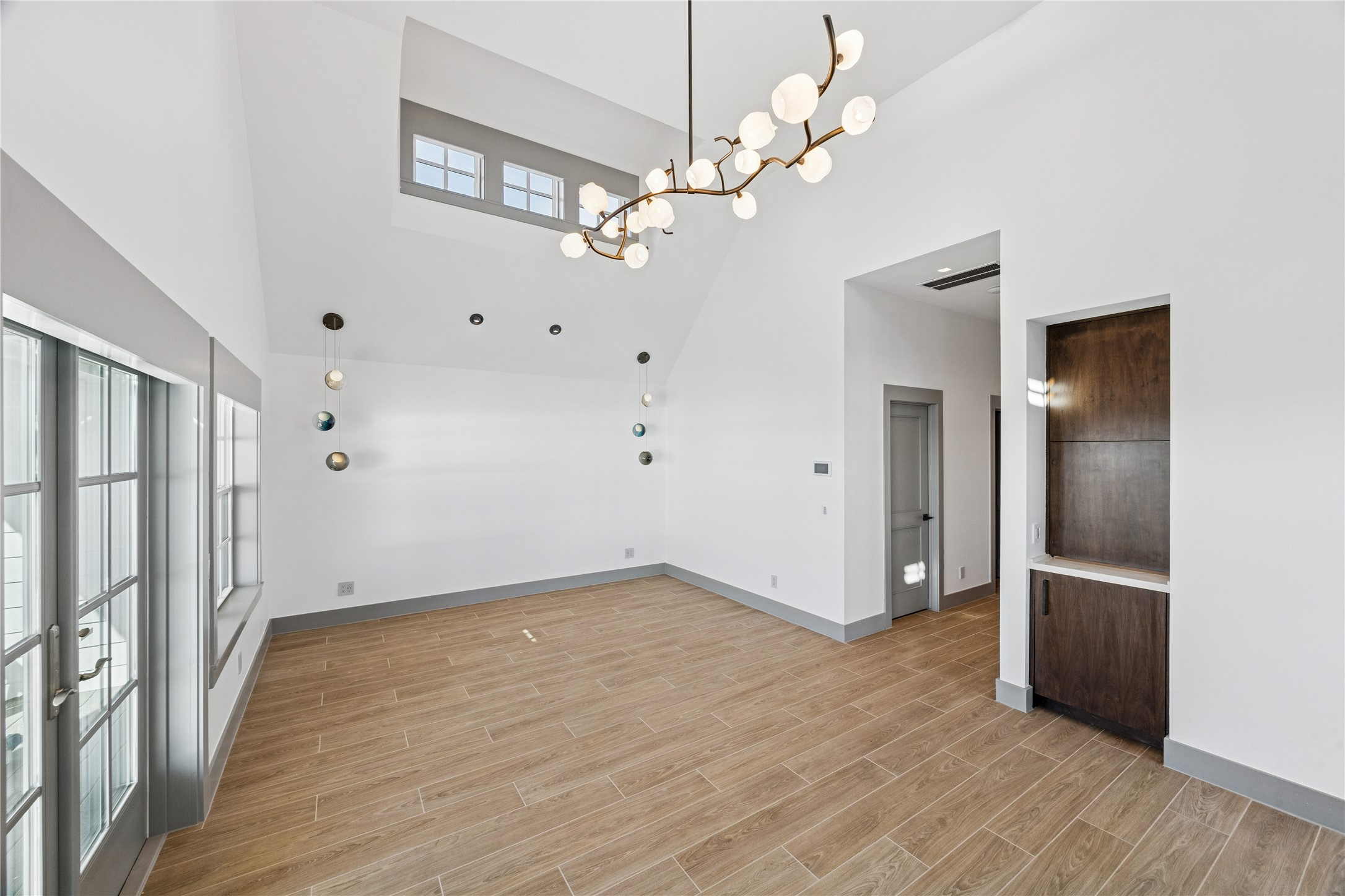  2443 Lakewood Pointe - 物件實景