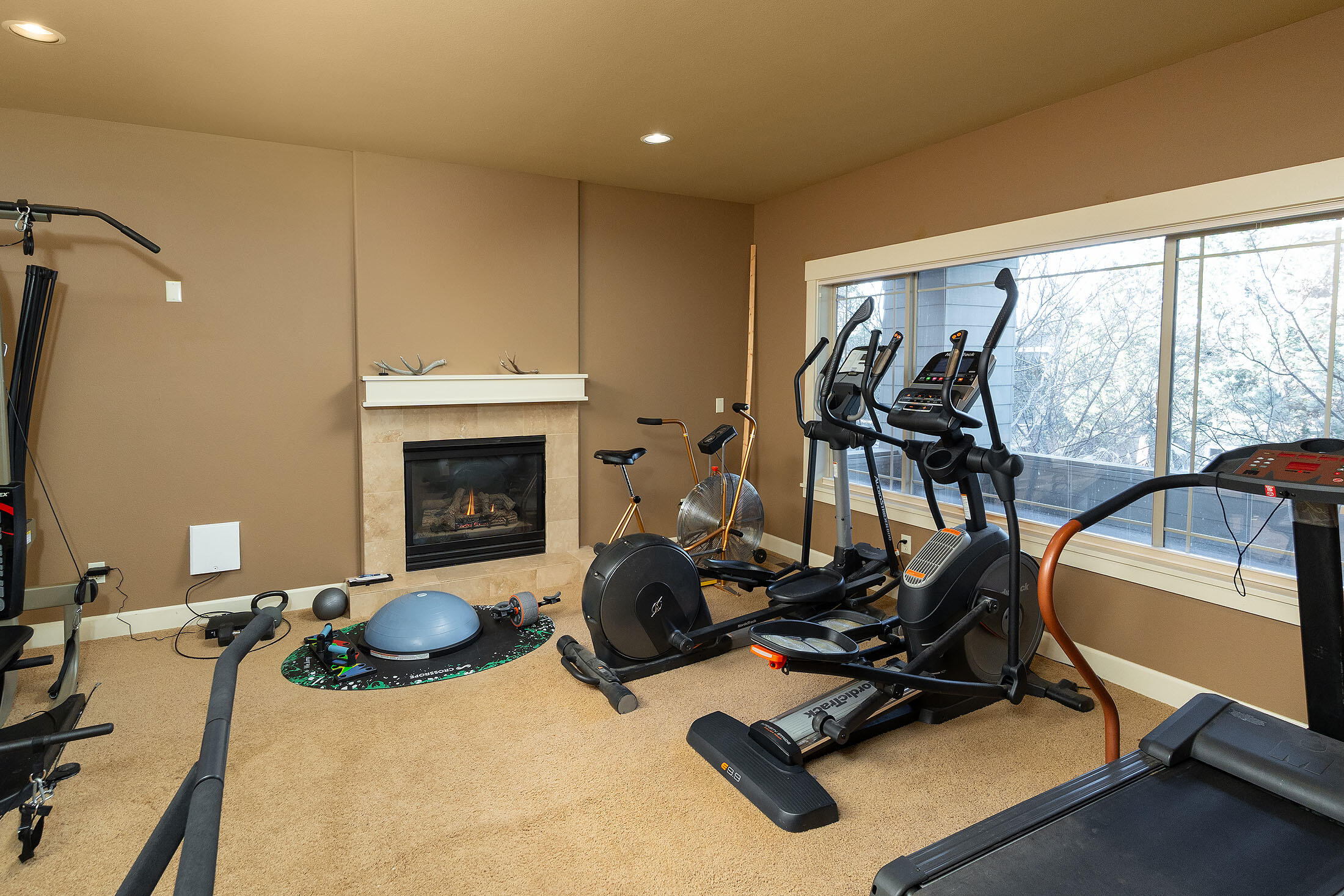 Bend, Oregon, 97703, United States, 4 Bedrooms Bedrooms, ,3 BathroomsBathrooms,Residential,For Sale,1805310