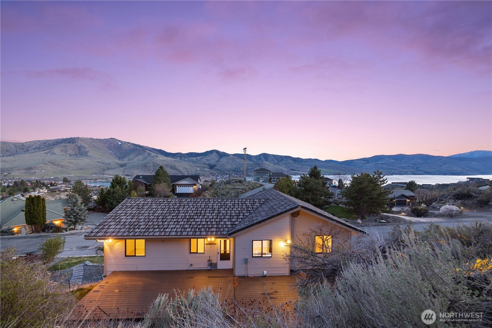 Chelan, Washington, 98816, United States, 3 Bedrooms Bedrooms, ,2 BathroomsBathrooms,Residential,For Sale,1932481