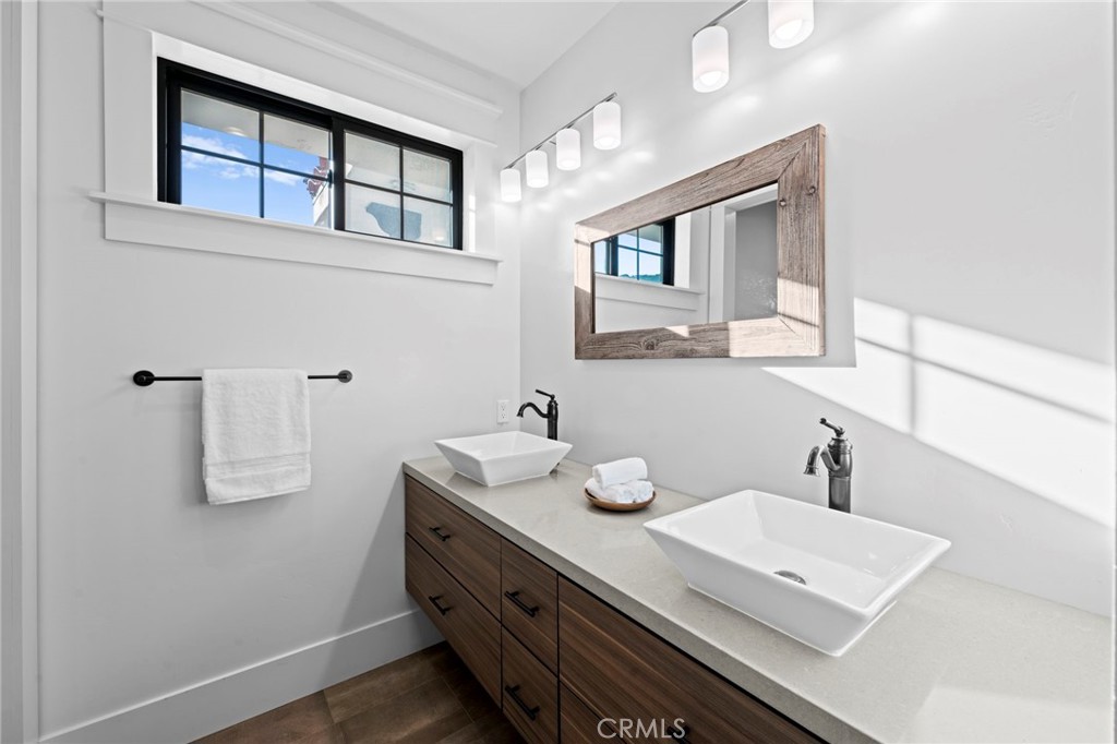 Murrieta, California, 92562, United States, 4 Bedrooms Bedrooms, ,4 BathroomsBathrooms,Residential,For Sale,1991756