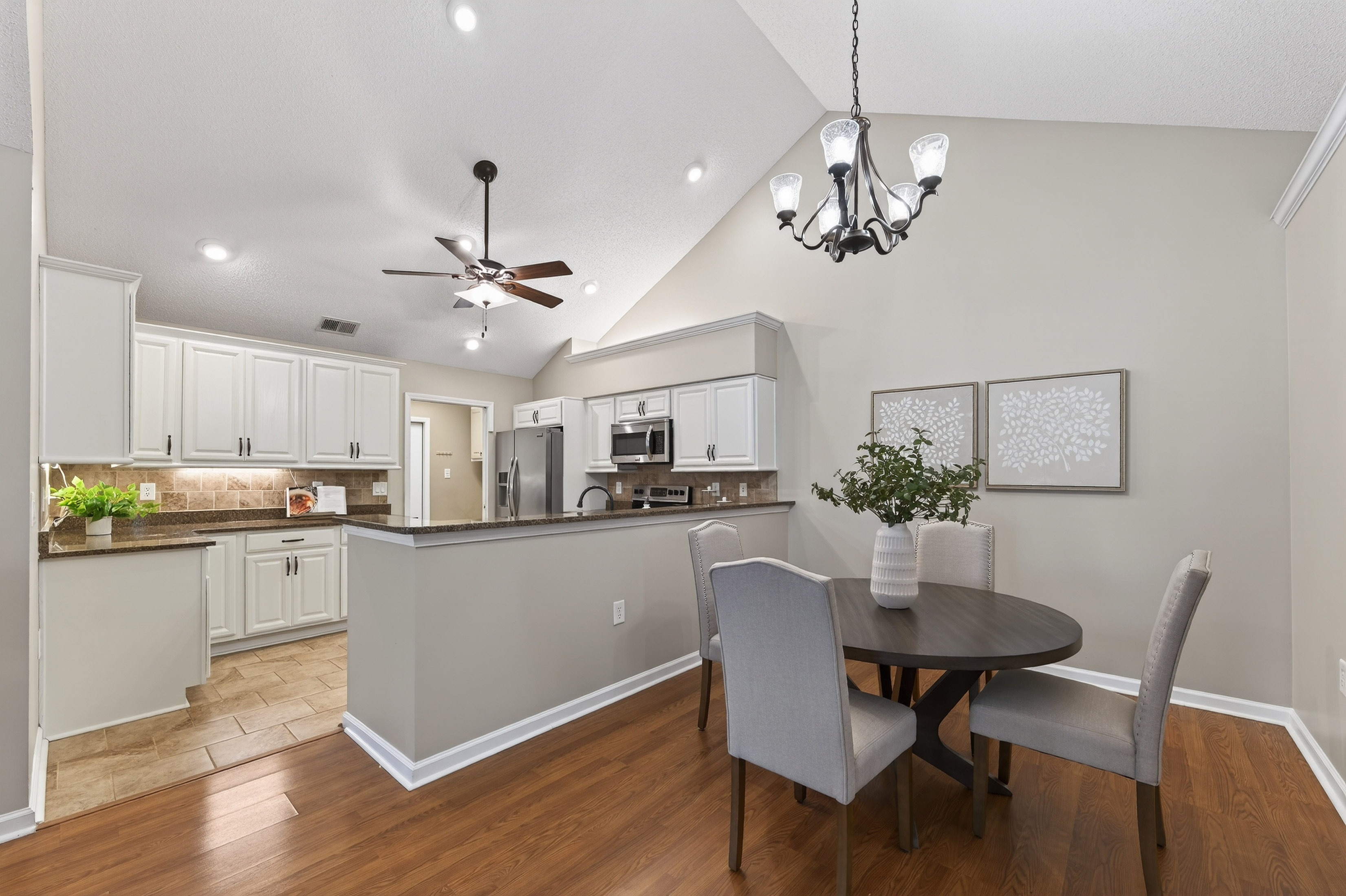  Welcome to this Virtually Maintenance-Free Ranch - 物件實景