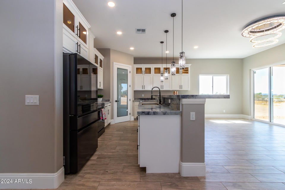 Tonopah, Arizona, 85354, United States, 4 Bedrooms Bedrooms, ,1 BathroomBathrooms,Residential,For Sale,1975997