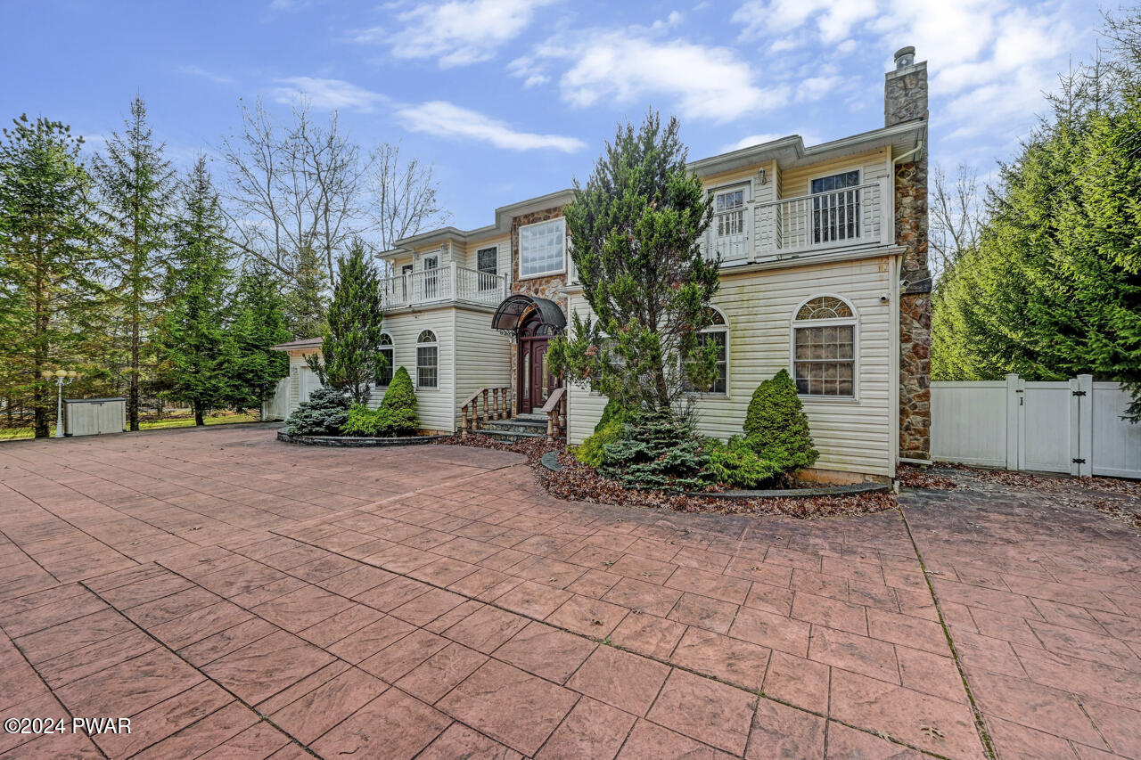 Albrightsville, Pennsylvania, 18210, United States, 4 Bedrooms Bedrooms, ,5 BathroomsBathrooms,Residential,For Sale,1982857