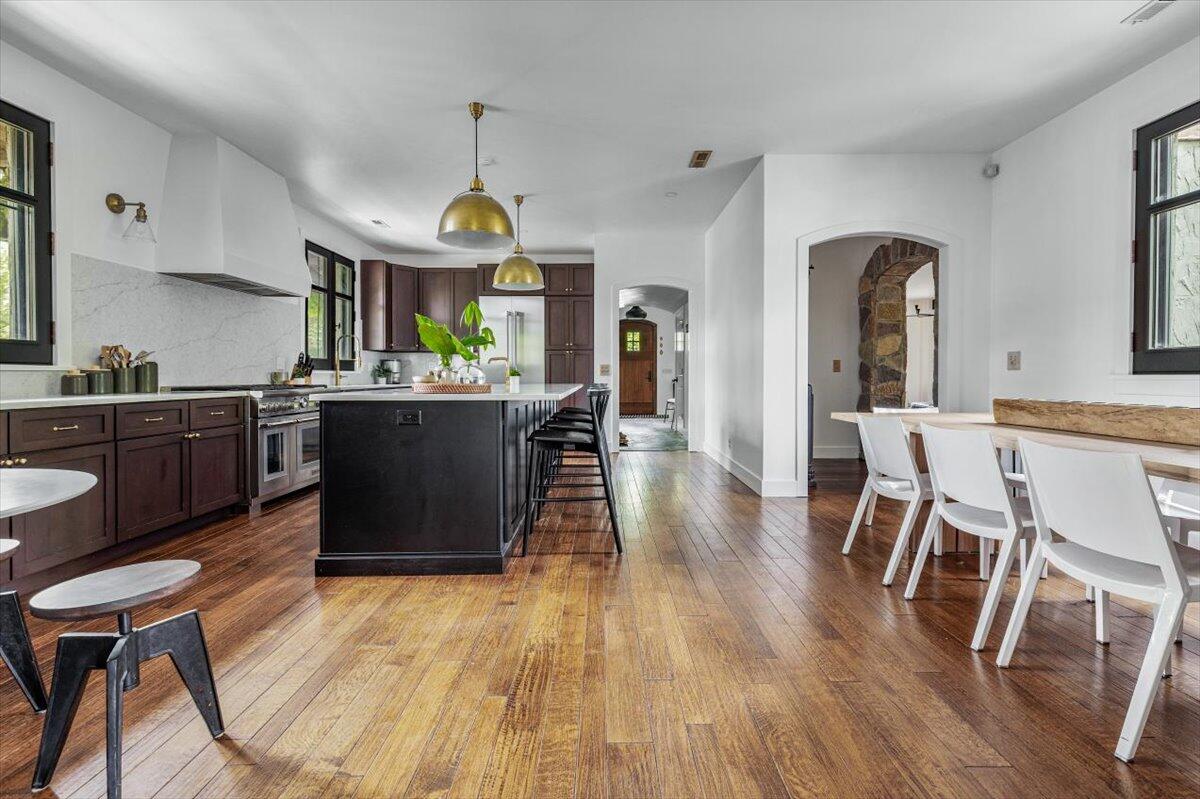 Michiana Shores, Indiana, 46360, United States, 5 Bedrooms Bedrooms, ,4 BathroomsBathrooms,Residential,For Sale,1949684