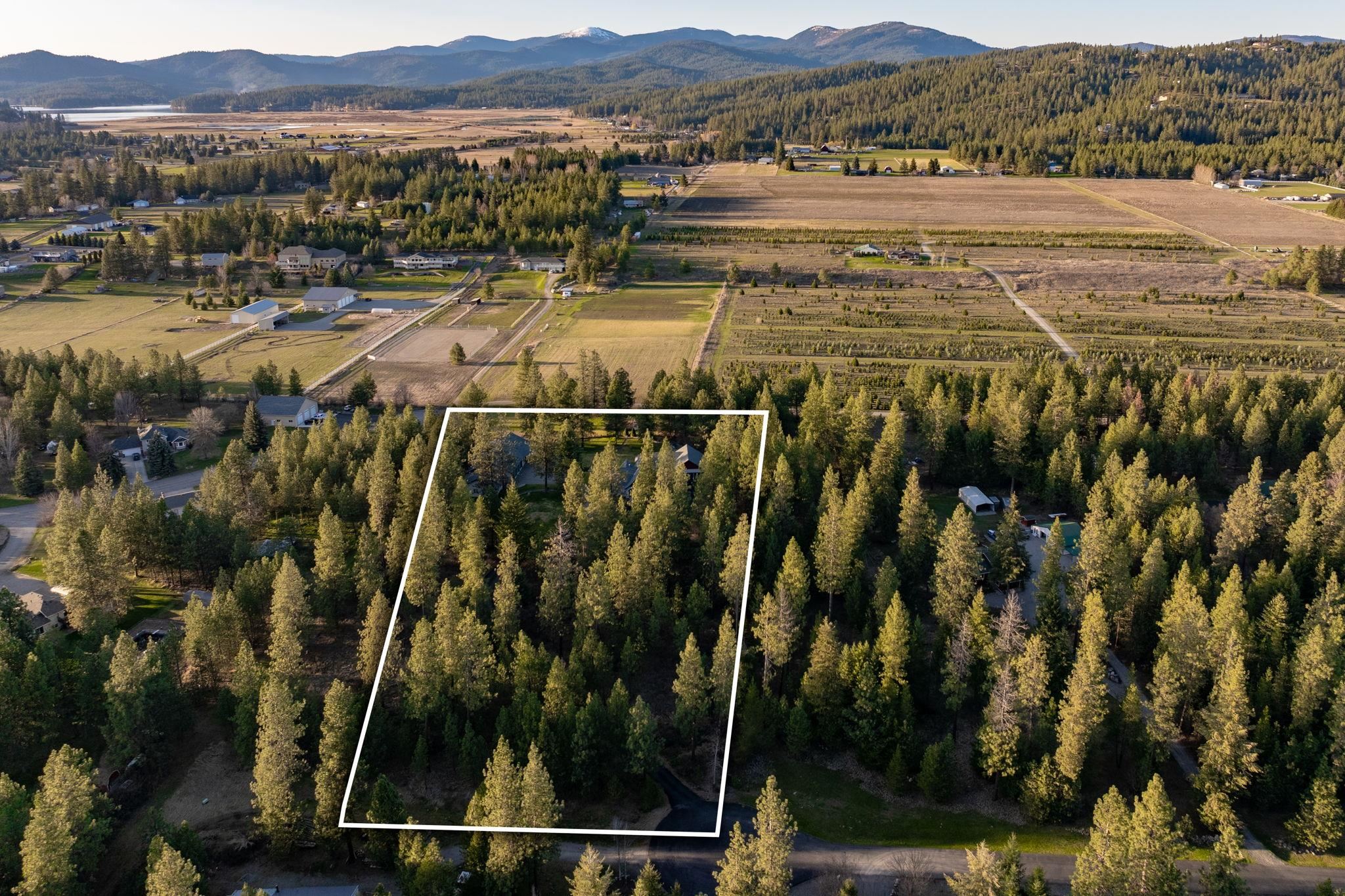 Newman Lake, Washington, 99025, United States, 6 Bedrooms Bedrooms, ,7 BathroomsBathrooms,Residential,For Sale,1981919