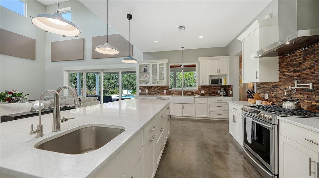 Sarasota, Florida, 34240, United States, 4 Bedrooms Bedrooms, ,4 BathroomsBathrooms,Residential,For Sale,1987822