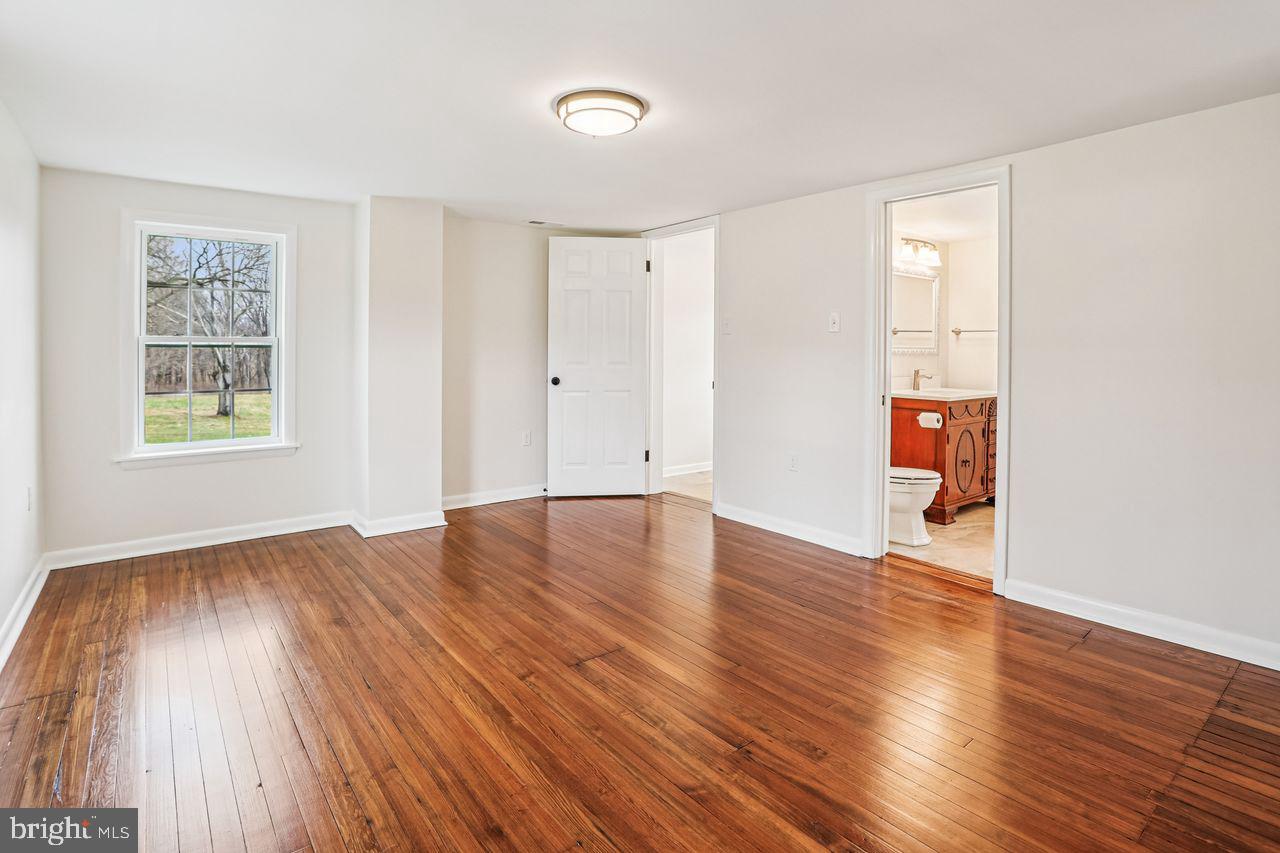 Knoxville, Maryland, 21758, United States, 4 Bedrooms Bedrooms, ,2 BathroomsBathrooms,Residential,For Sale,1997505