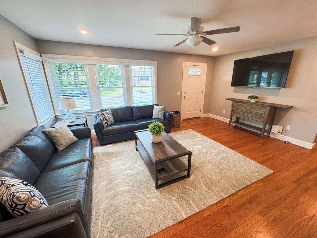 Westerly, Rhode Island, 02891, United States, 3 Bedrooms Bedrooms, ,2 BathroomsBathrooms,Residential,For Sale,1958331