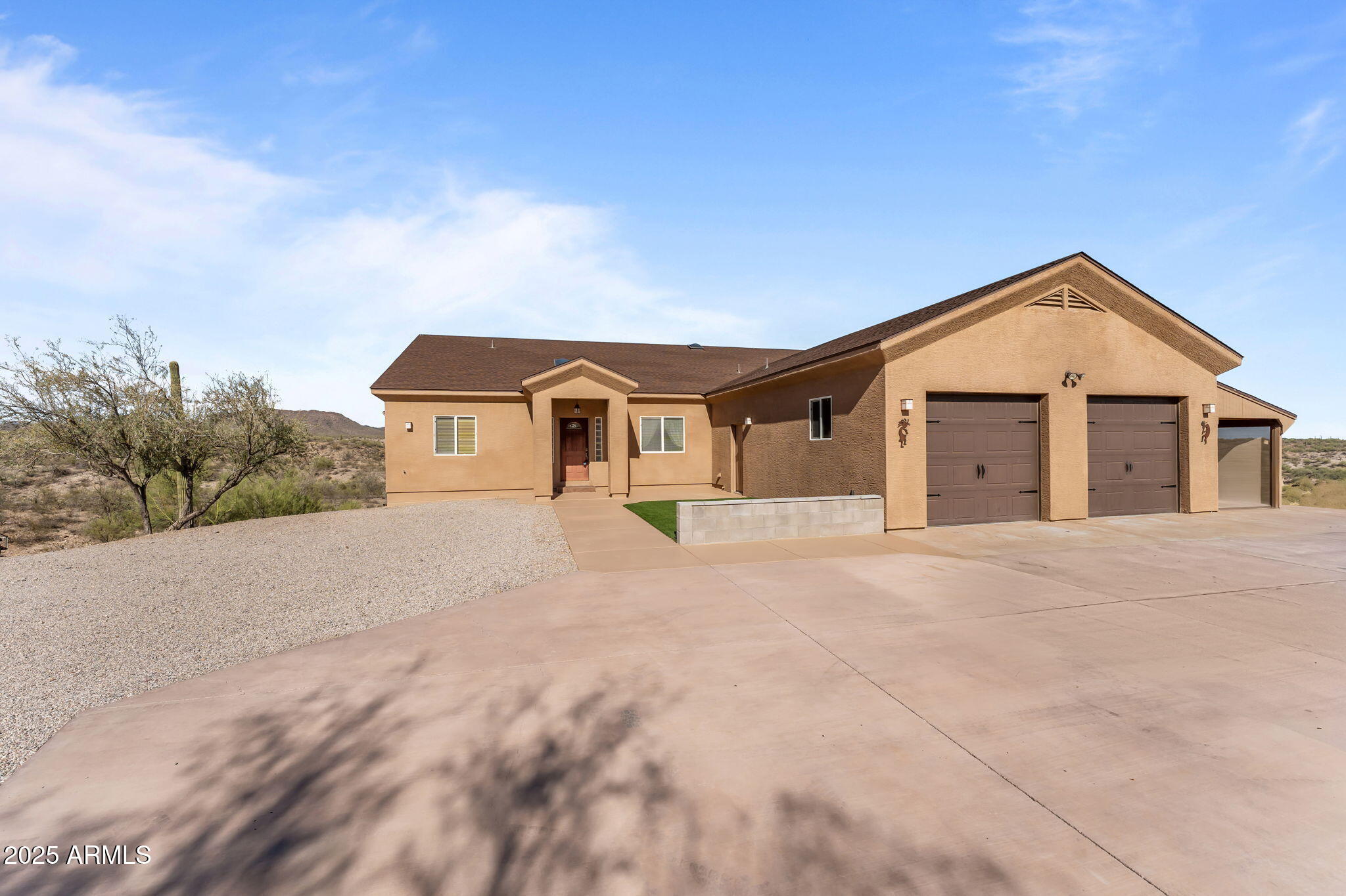 Morristown, Arizona, 85342, United States, 5 Bedrooms Bedrooms, ,4 BathroomsBathrooms,Residential,For Sale,1887145