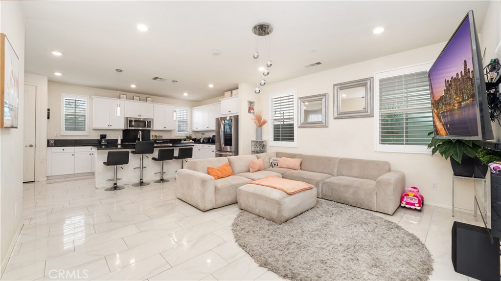 Fontana, California, 92336, United States, 3 Bedrooms Bedrooms, ,3 BathroomsBathrooms,Residential,For Sale,1975846