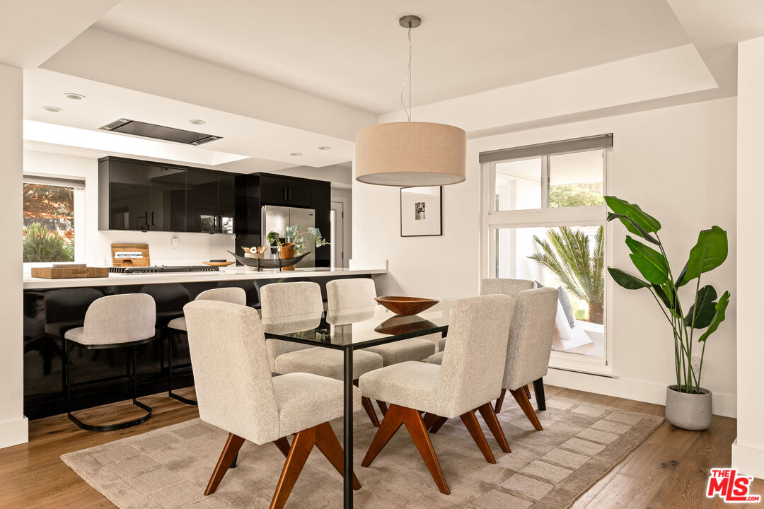 Los Angeles, California, 90027, United States, 4 Bedrooms Bedrooms, ,2 BathroomsBathrooms,Residential,For Sale,1989573