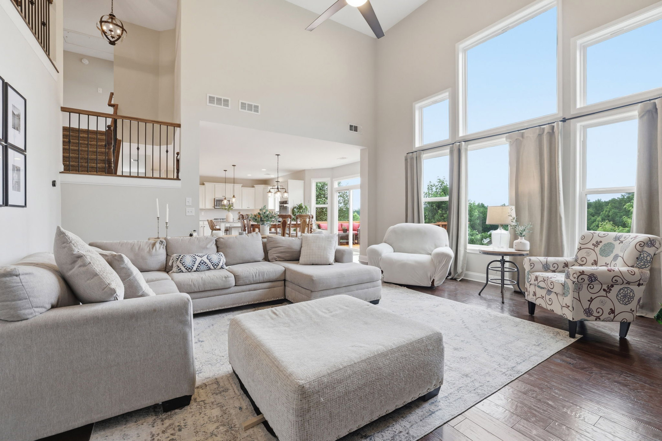  Beautifully Maintained Home in One of Cumming
