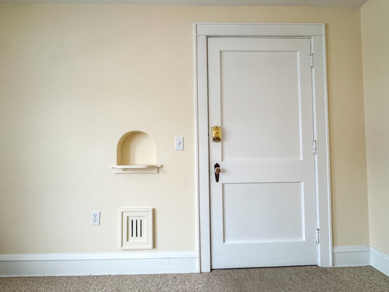 Burlington, Vermont, 05401, United States, 6 Bedrooms Bedrooms, ,2 BathroomsBathrooms,Residential,For Sale,1729174
