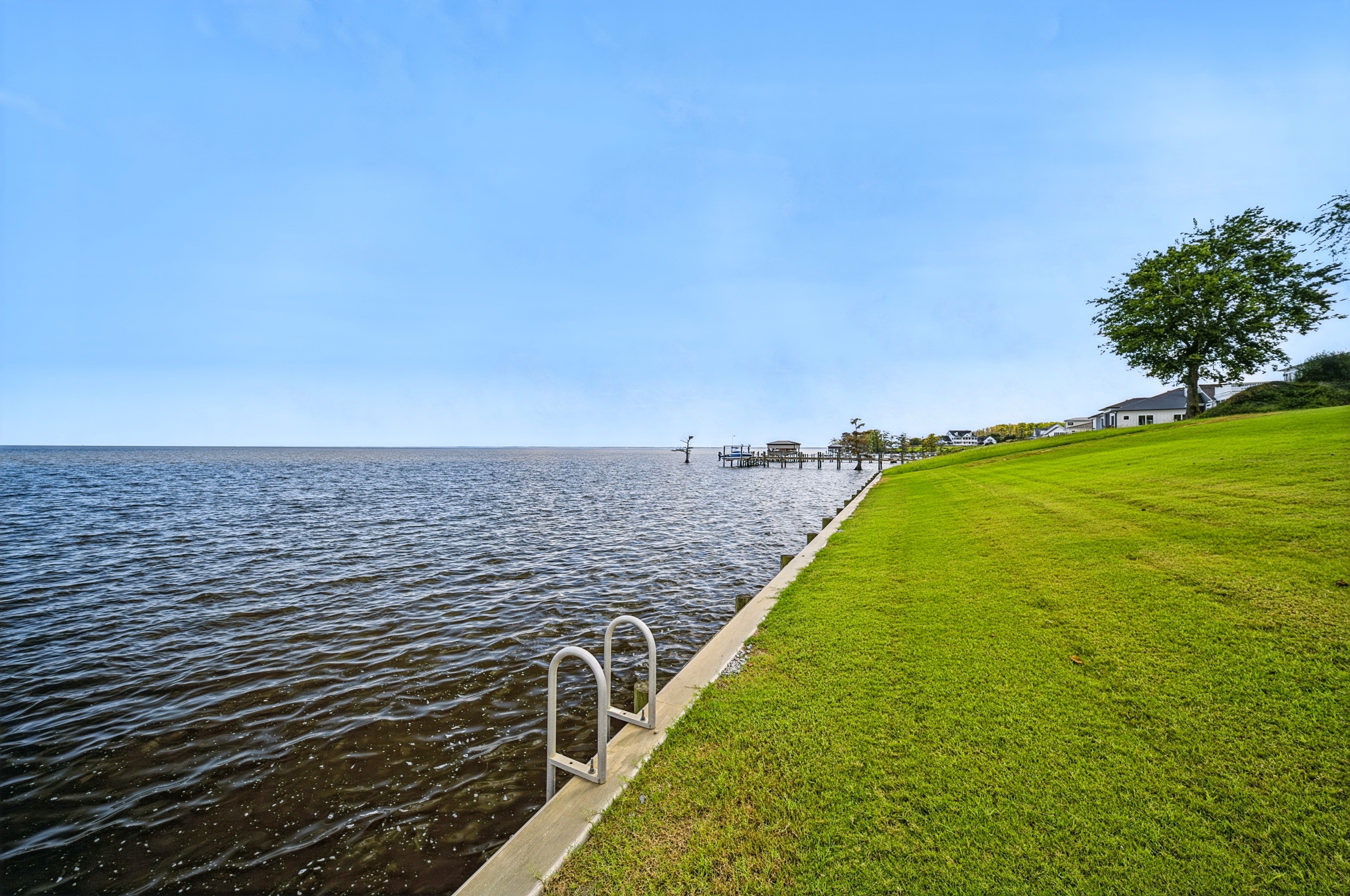  EXCEPTIONAL SOUNDFRONT ON GOLF COURSE - 物件實景