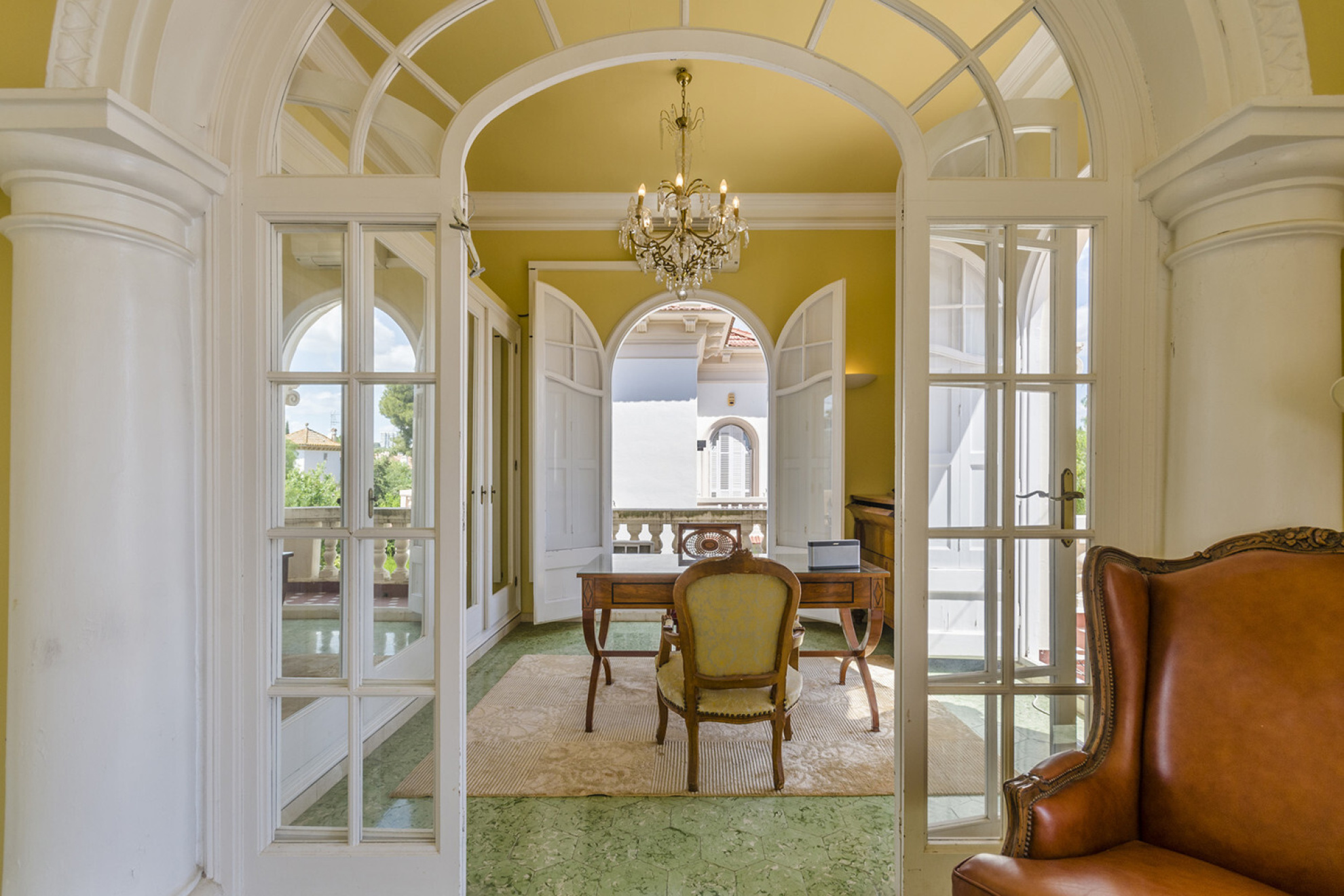  Elegant colonial style villa in Terramar, Sitges, in front of the sea. - 物件實景