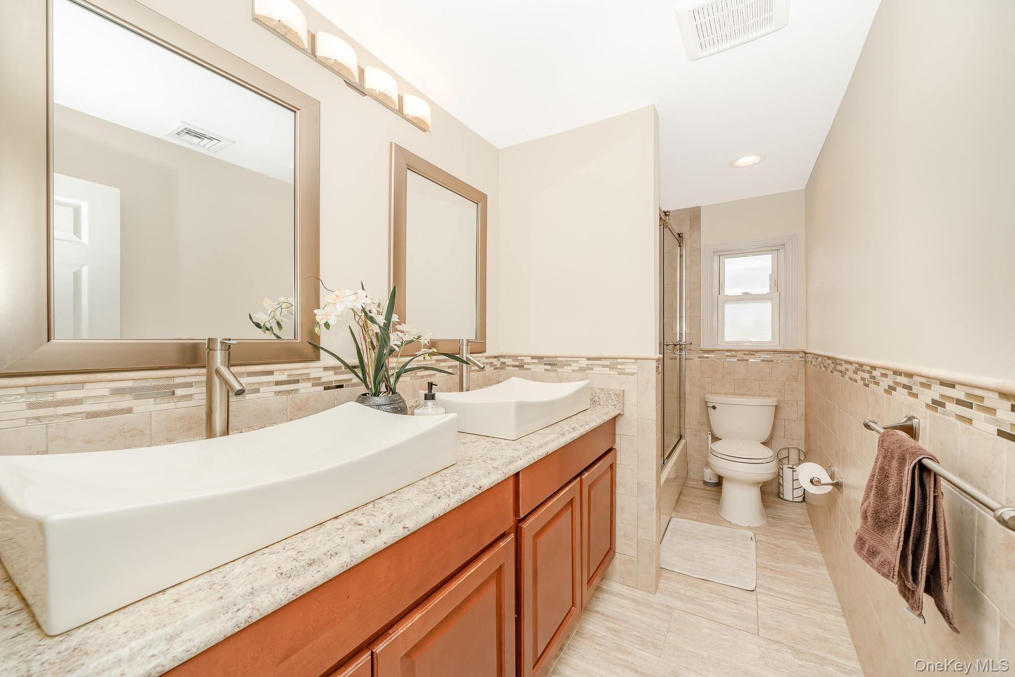 Massapequa Park, New York, 11762, United States, 3 Bedrooms Bedrooms, ,3 BathroomsBathrooms,Residential,For Sale,1937642