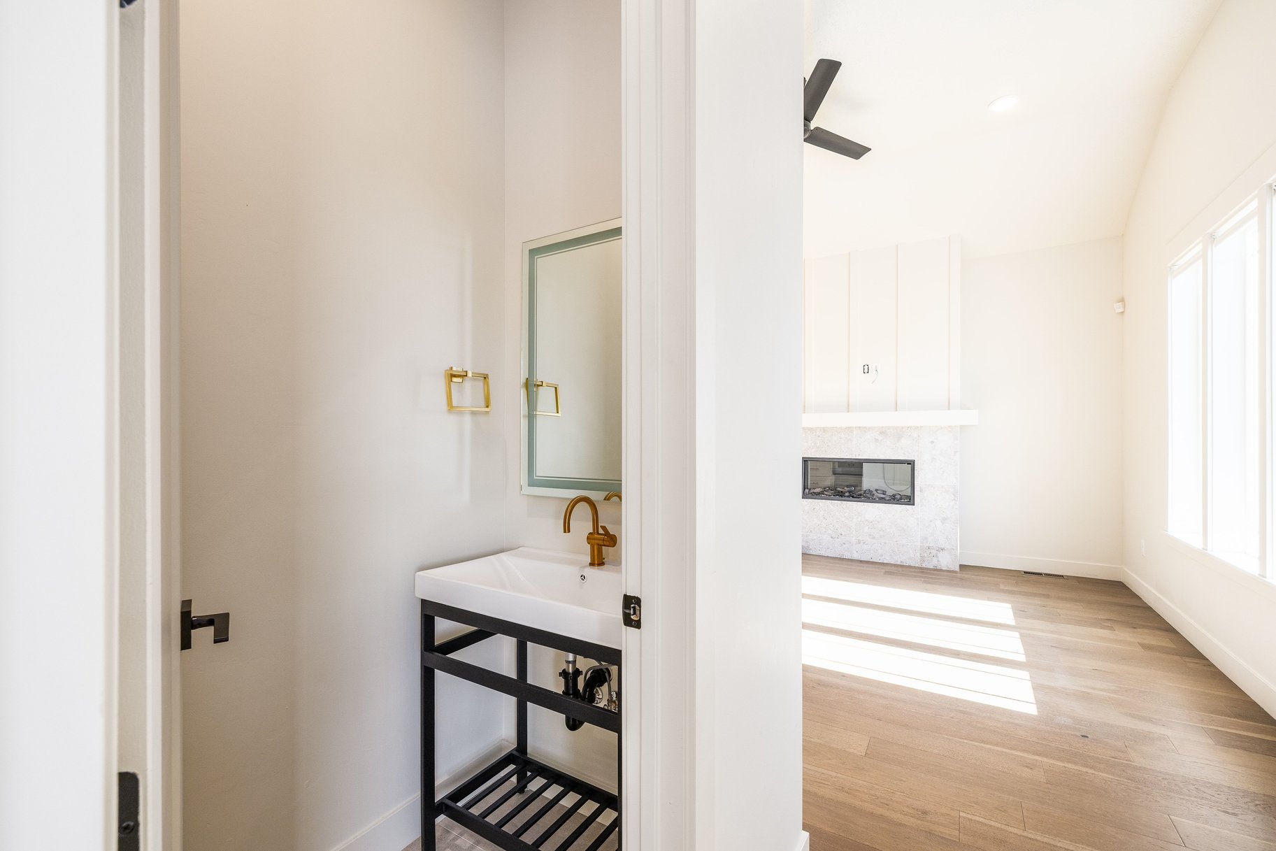  Contemporary Silver Creek Village Home with Unobstructed Open Space Views - 物件實景