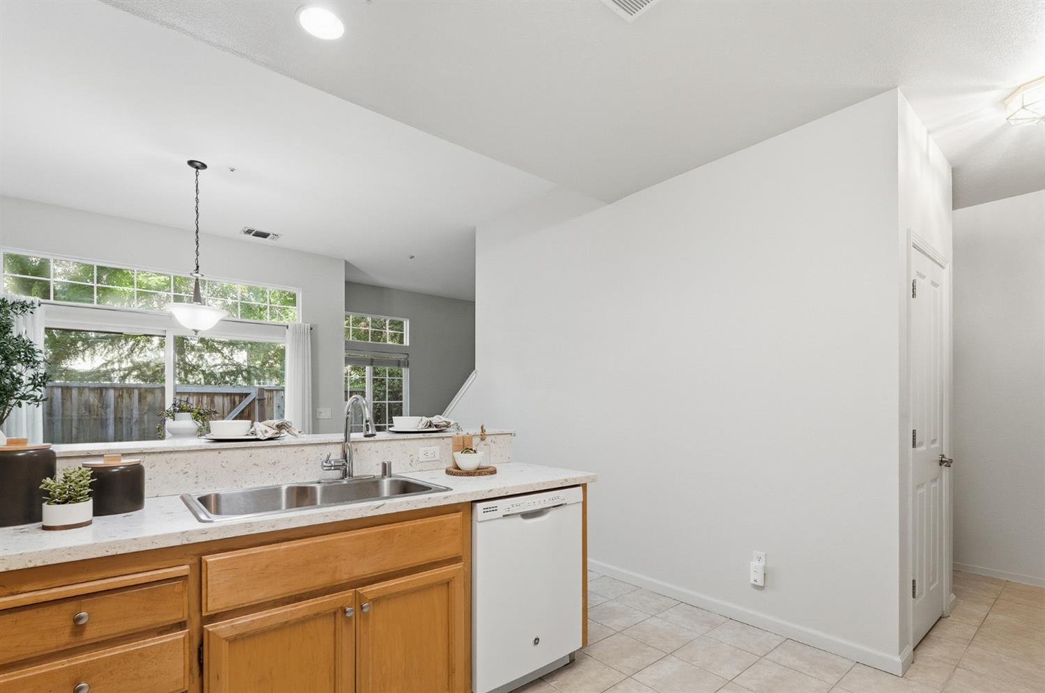 Pleasanton, California, 94588, United States, 3 Bedrooms Bedrooms, ,3 BathroomsBathrooms,Residential,For Sale,1984593