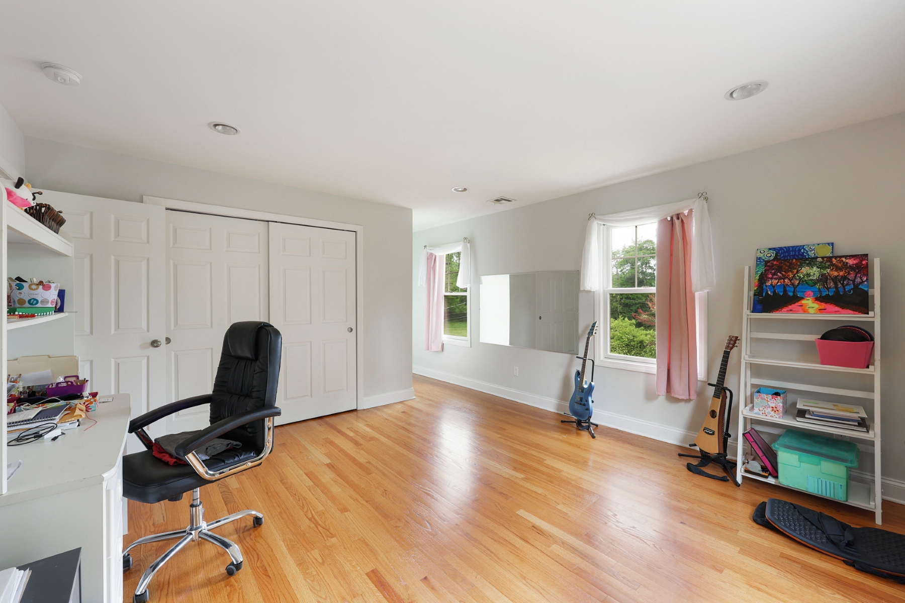  Beautifully Maintained Colonial Situated on a Quiet Cul-de-Sac - 物件實景