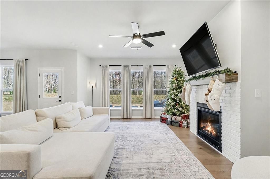 Auburn, Georgia, 30011, United States, 5 Bedrooms Bedrooms, ,4 BathroomsBathrooms,Residential,For Sale,2006605