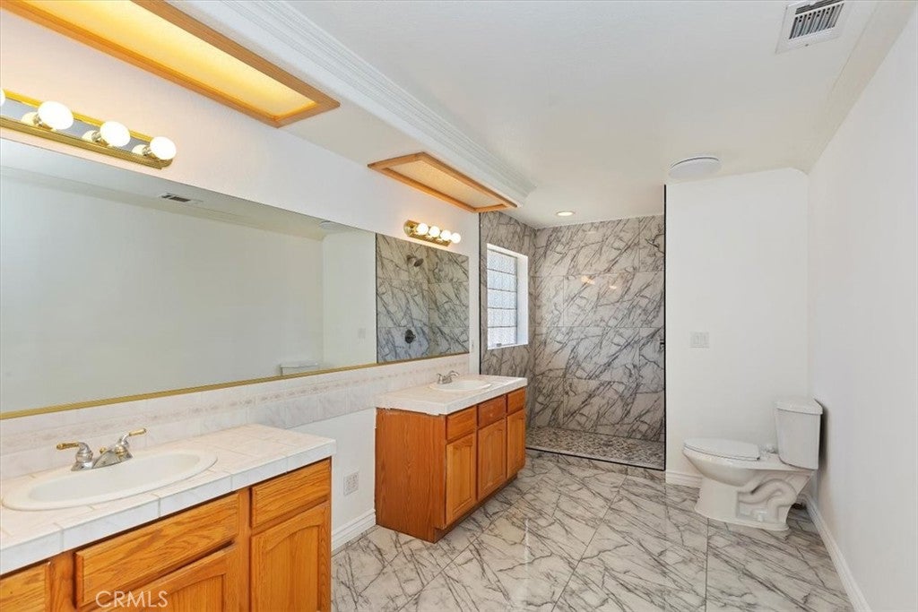 Apple Valley, California, 92308, United States, 7 Bedrooms Bedrooms, ,4 BathroomsBathrooms,Residential,For Sale,1794174
