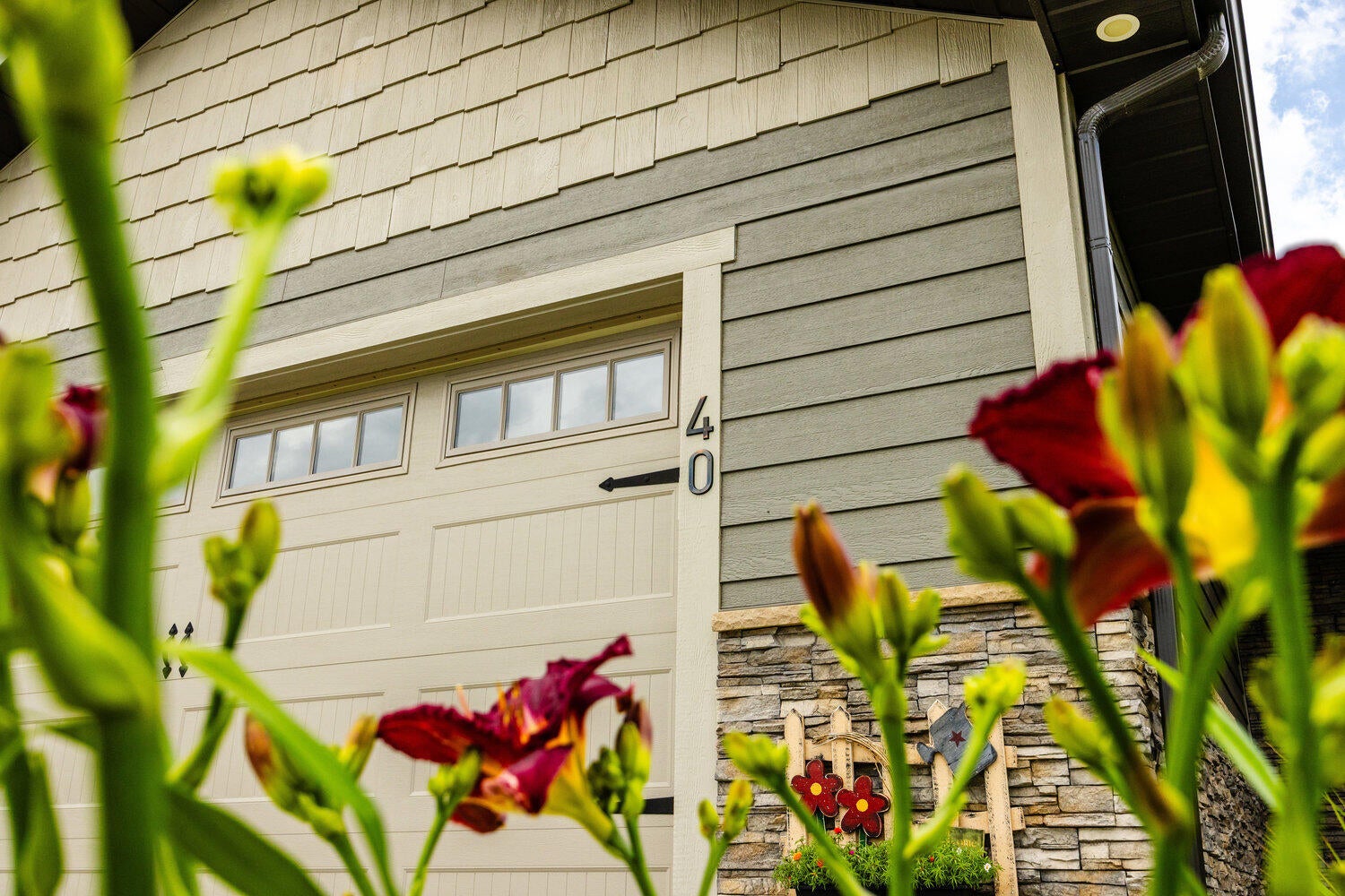 Sheridan, Wyoming, 82801, United States, 4 Bedrooms Bedrooms, ,2 BathroomsBathrooms,Residential,For Sale,1980620