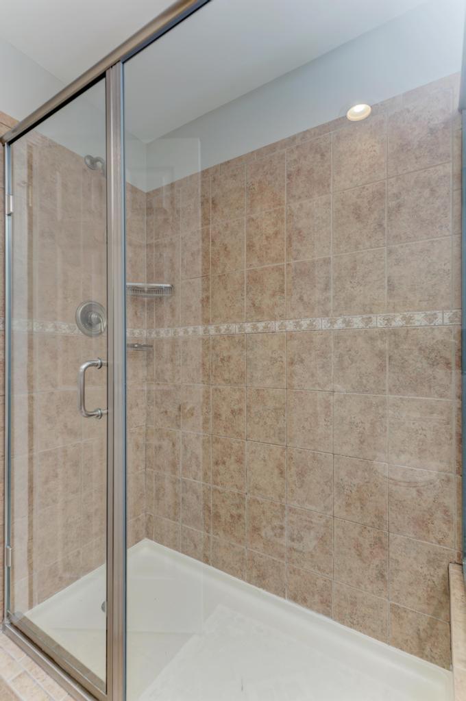 Wood Dale, Illinois, 60191, United States, 4 Bedrooms Bedrooms, ,3 BathroomsBathrooms,Residential,For Sale,1944958
