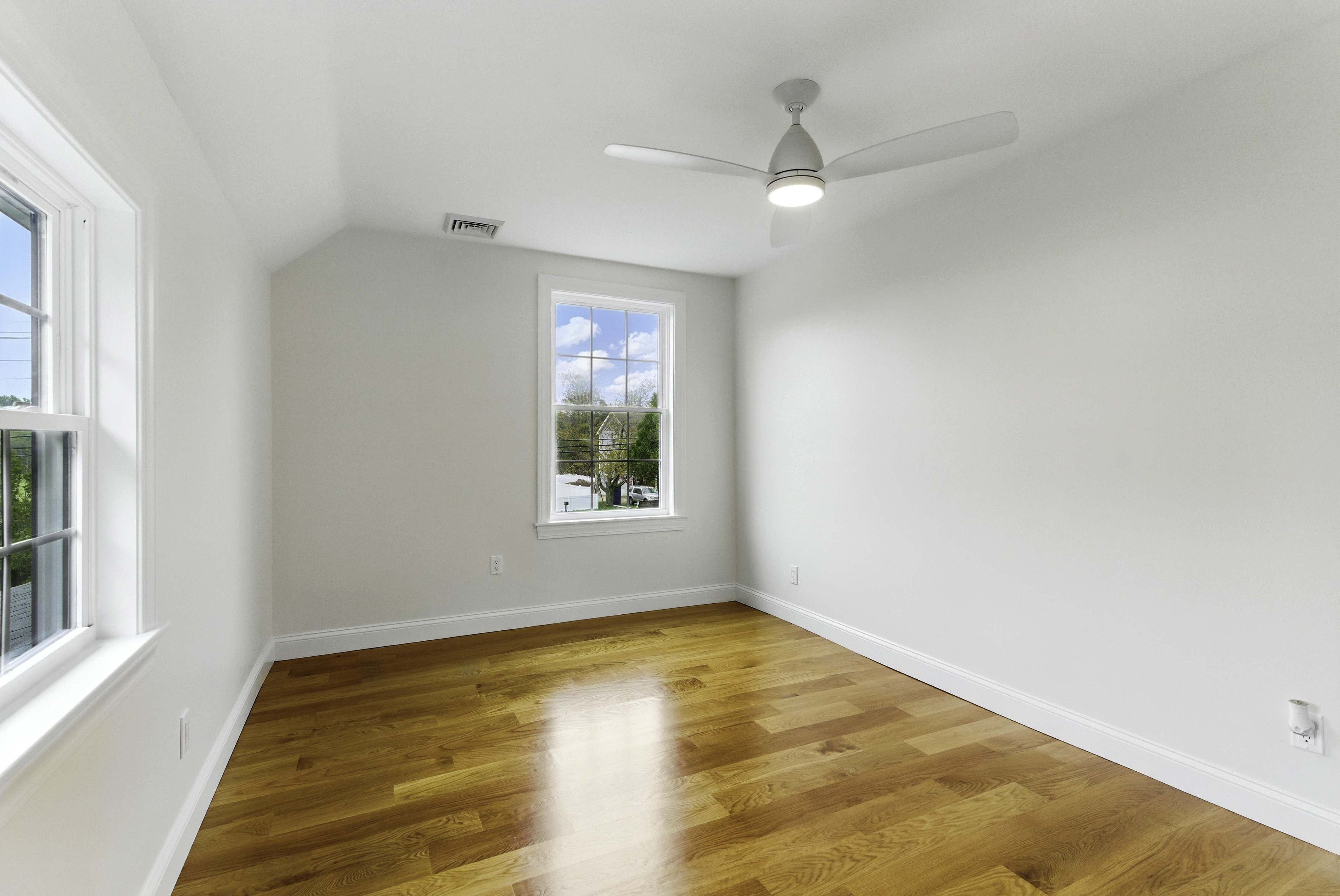 Hopedale, Massachusetts, 01747, United States, 3 Bedrooms Bedrooms, ,2 BathroomsBathrooms,Residential,For Sale,1979409