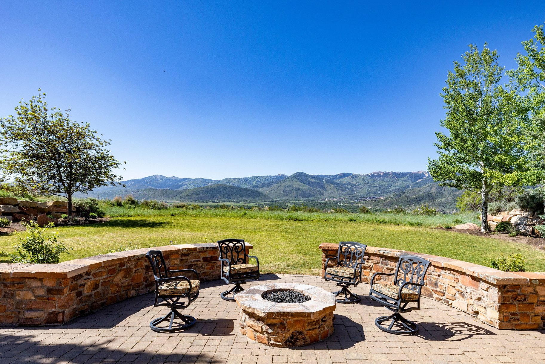  A Legacy Estate Framed by Golf and Ski Views - 物件實景