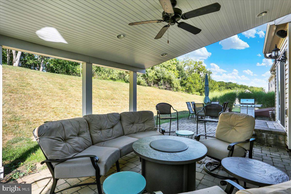 Reading, Pennsylvania, 19606, United States, 4 Bedrooms Bedrooms, ,4 BathroomsBathrooms,Residential,For Sale,1947941