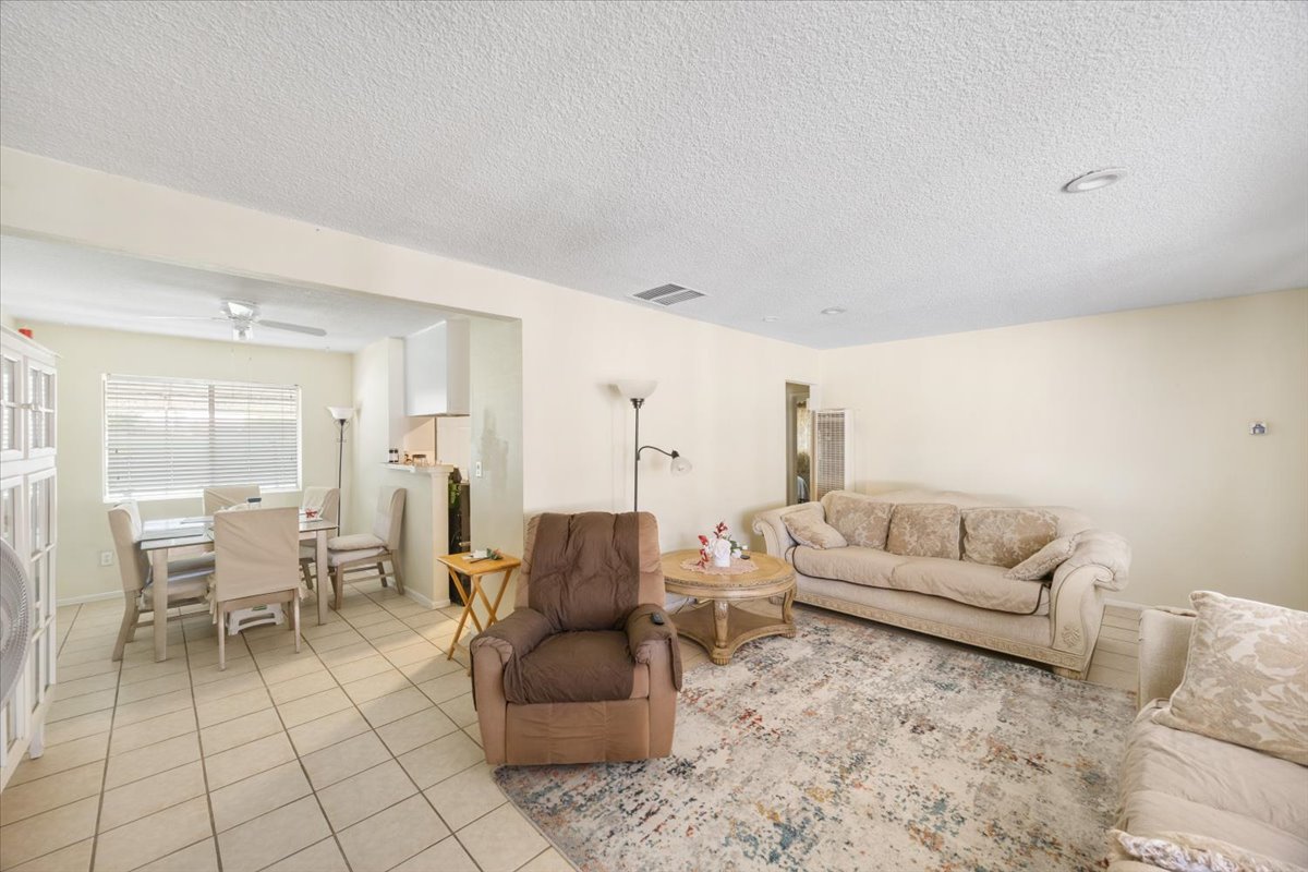 San Jacinto, California, 92583, United States, 6 Bedrooms Bedrooms, ,4 BathroomsBathrooms,Residential,For Sale,1977505