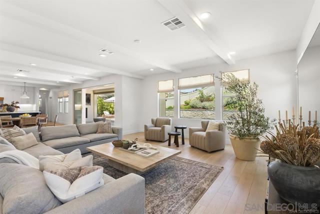 Escondido, California, 92029, United States, 5 Bedrooms Bedrooms, ,5 BathroomsBathrooms,Residential,For Sale,2029971