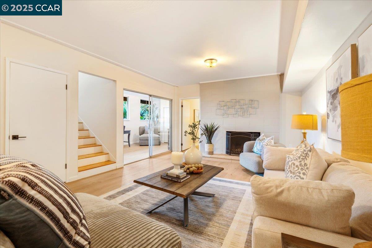 Redwood City, California, 94062, United States, 4 Bedrooms Bedrooms, ,3 BathroomsBathrooms,Residential,For Sale,1989163