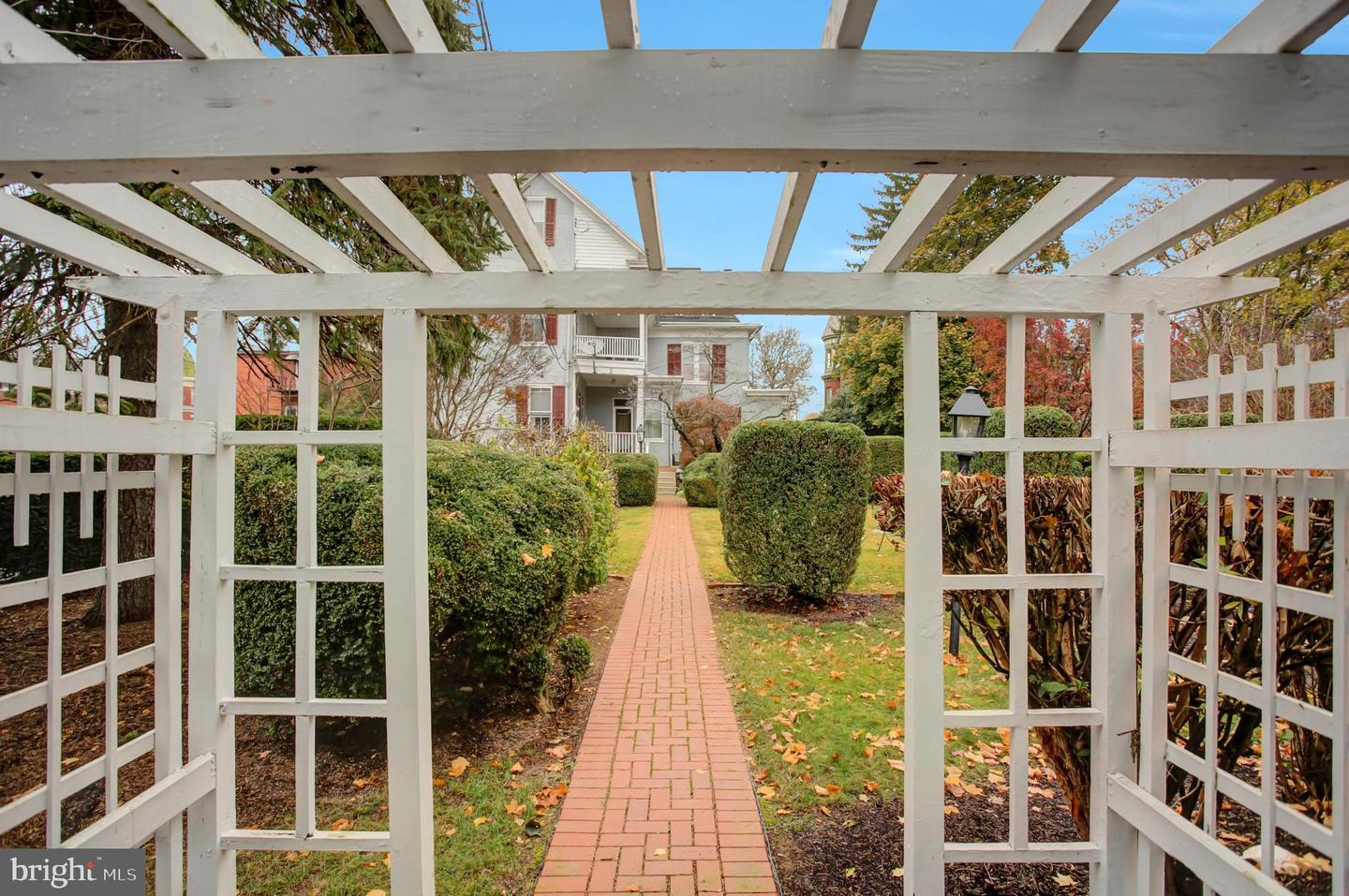 144 W Main Street, Waynesboro, Pennsylvania, 17268, United States, 7 Bedrooms Bedrooms, ,4 BathroomsBathrooms,Residential,For Sale,144 W Main Street,1662574
