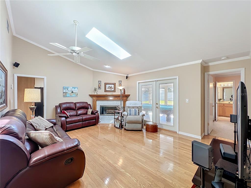 Altamonte Springs, Florida, 32701, United States, 4 Bedrooms Bedrooms, ,3 BathroomsBathrooms,Residential,For Sale,1997345