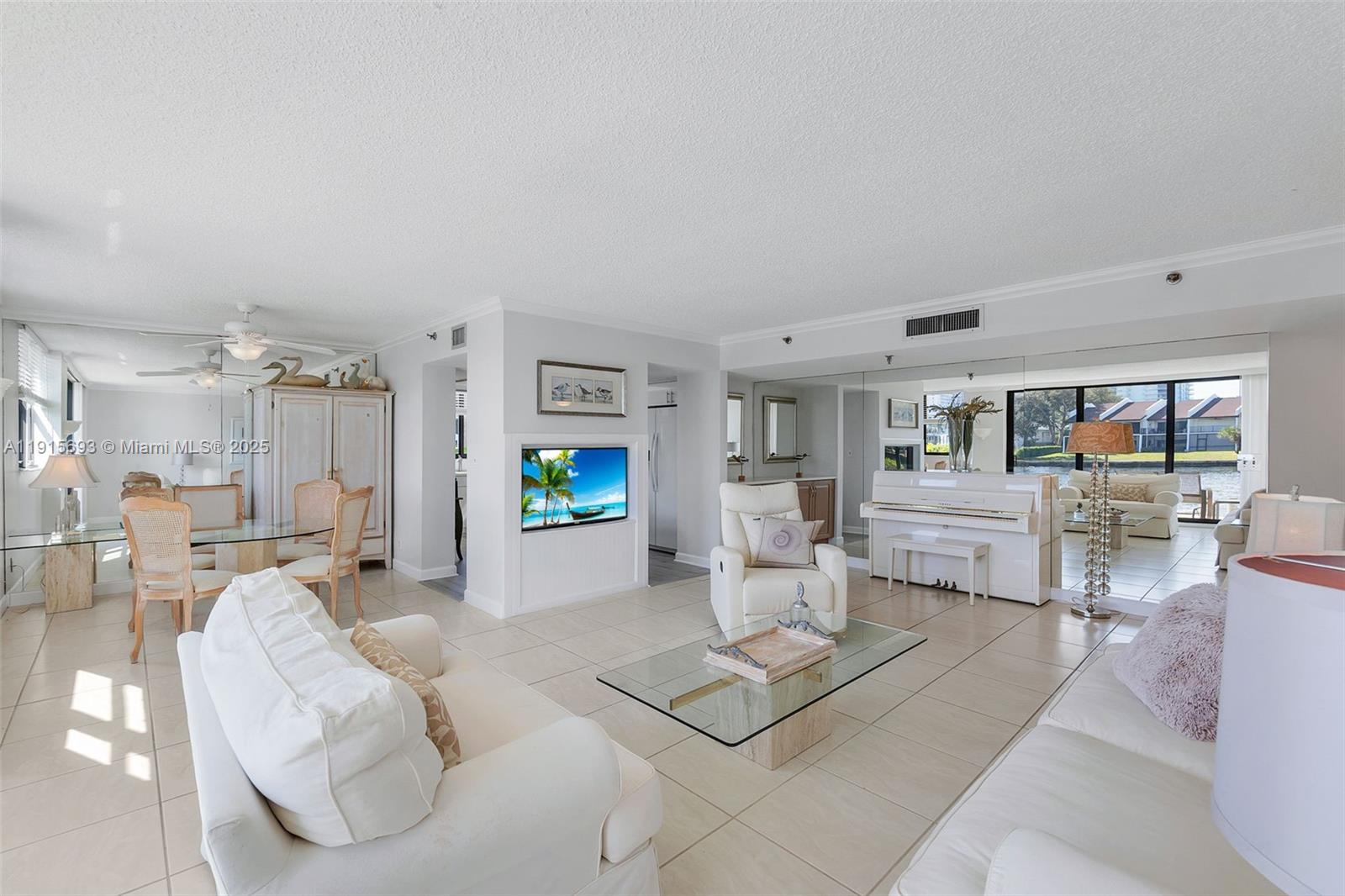 Pompano Beach, Florida, 33062, United States, 2 Bedrooms Bedrooms, ,2 BathroomsBathrooms,Residential,For Sale,1996821