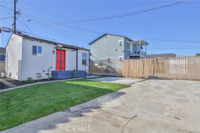 Los Angeles, California, 90047, United States, 5 Bedrooms Bedrooms, ,Residential,For Sale,2009243