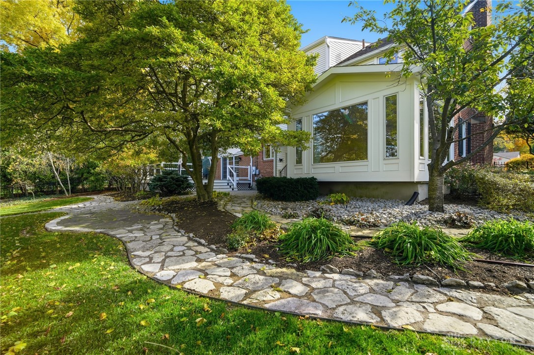 Oakwood, Ohio, 45409, United States, 4 Bedrooms Bedrooms, ,3 BathroomsBathrooms,Residential,For Sale,1987886