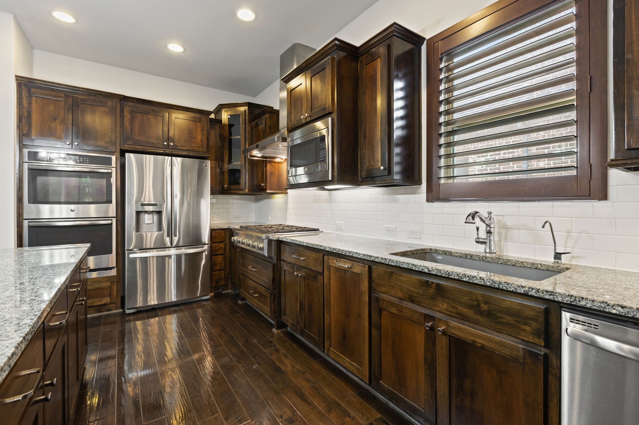 Mansfield, Texas, 76063, United States, 4 Bedrooms Bedrooms, ,4 BathroomsBathrooms,Residential,For Sale,1979956