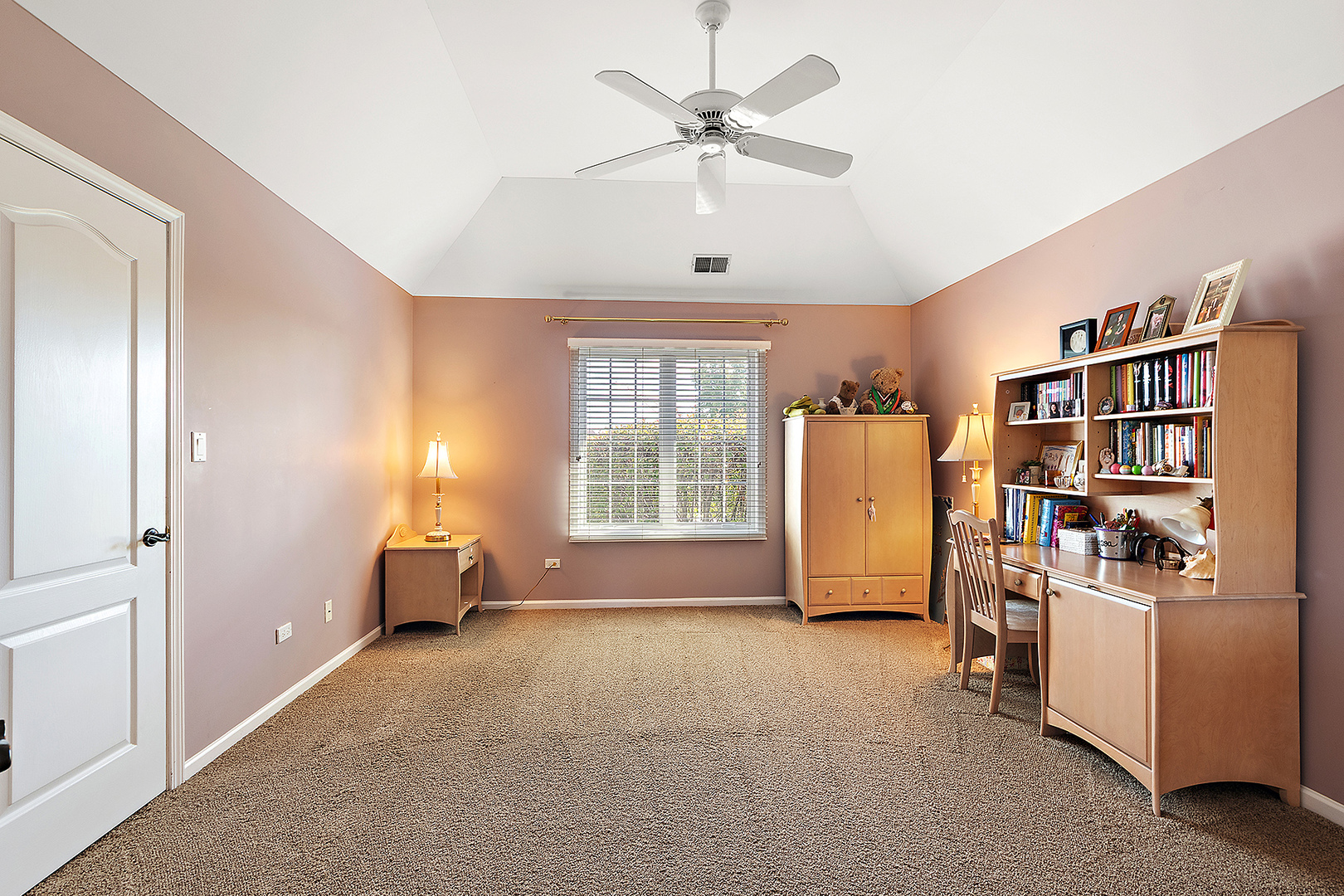 Orland Park, Illinois, 60467, United States, 5 Bedrooms Bedrooms, ,3 BathroomsBathrooms,Residential,For Sale,1937885