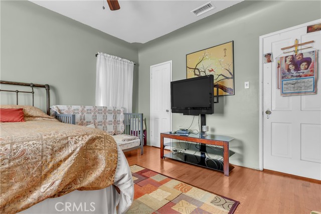 Huntington Park, California, 90255, United States, 4 Bedrooms Bedrooms, ,Residential,For Sale,1987109