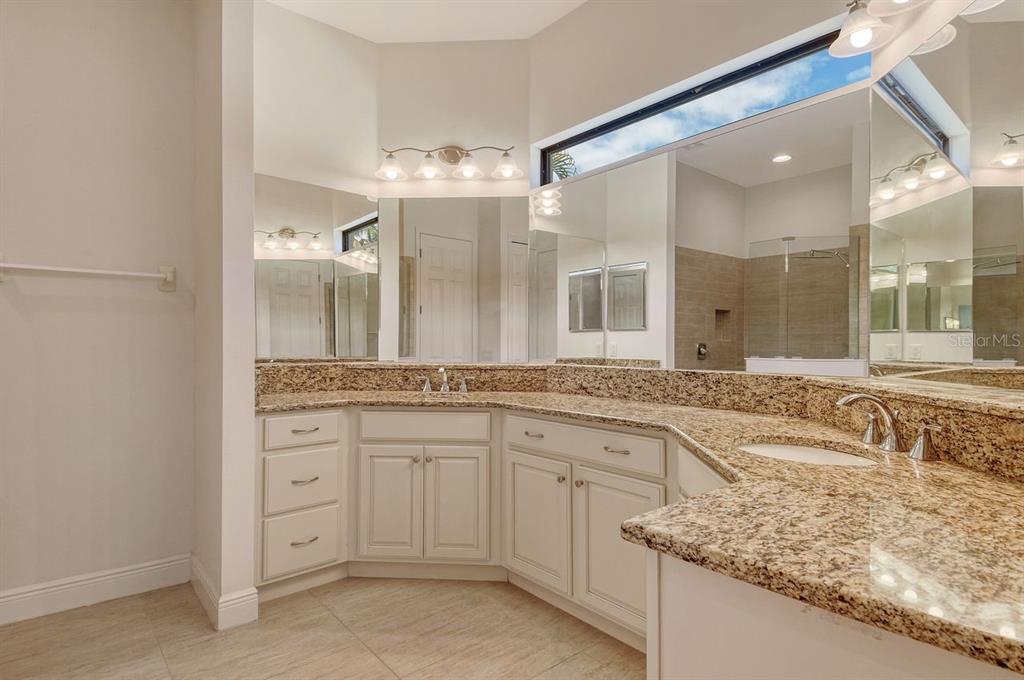 Bradenton, Florida, 34201, United States, 2 Bedrooms Bedrooms, ,2 BathroomsBathrooms,Residential,For Sale,1961743