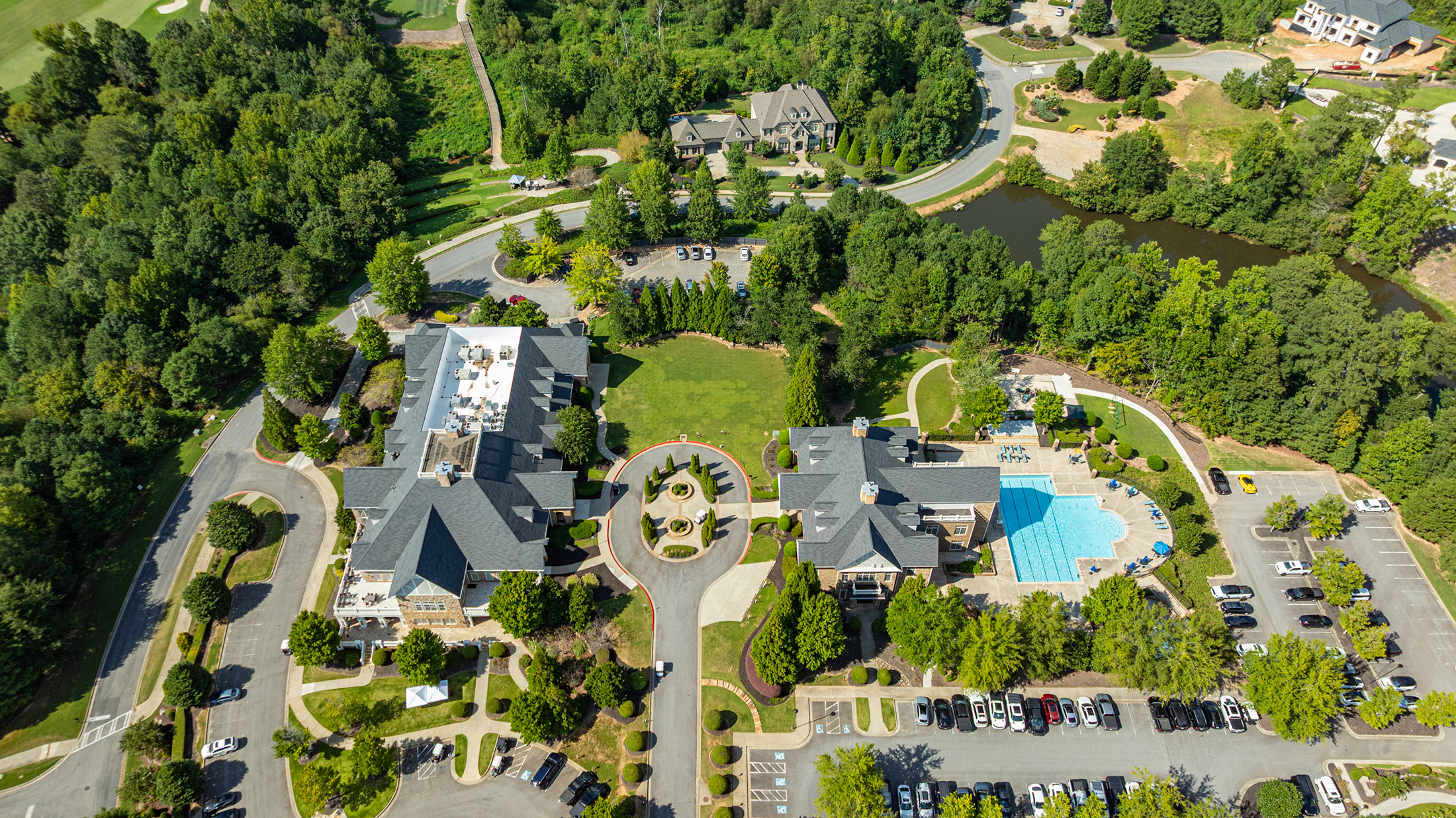  Impressive Brick Estate on a Private Wooded 1+/- Acre Lot in The Manor - 物件實景