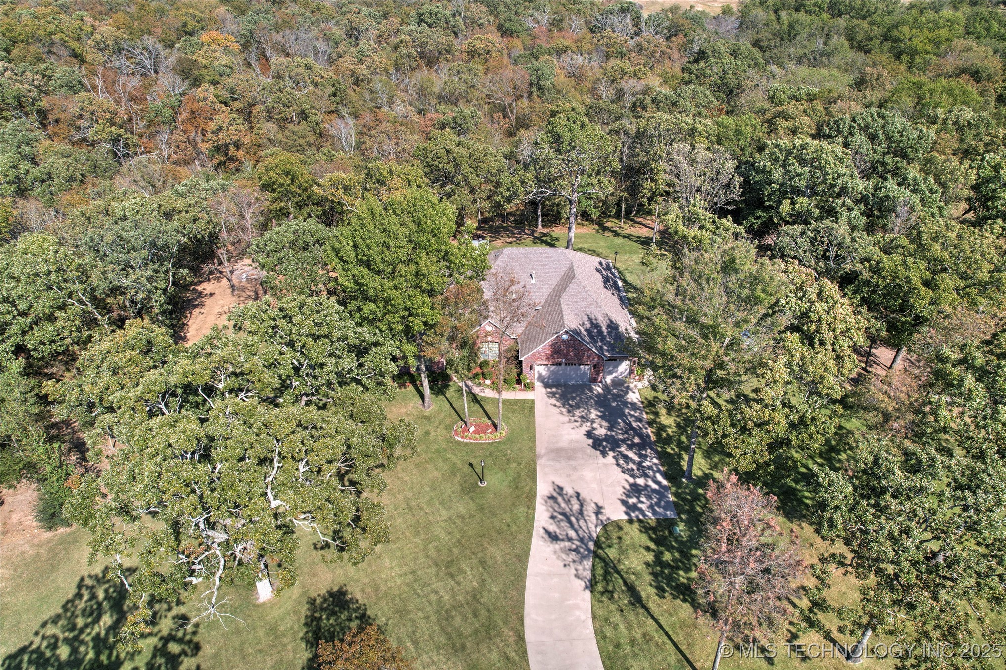 Catoosa, Oklahoma, 74015, United States, 3 Bedrooms Bedrooms, ,3 BathroomsBathrooms,Residential,For Sale,1987944