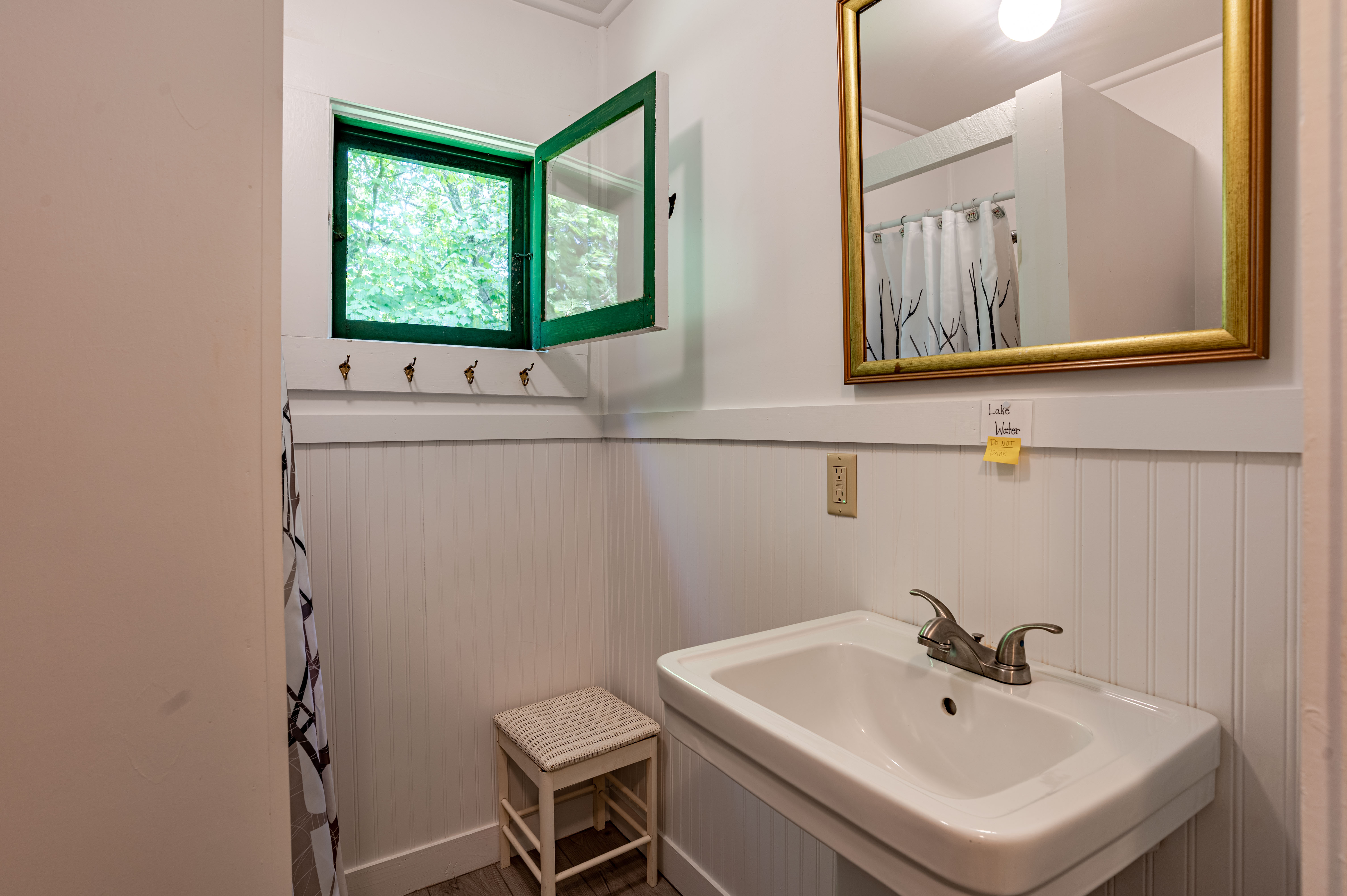  Historic Ramblers Lodge on Fourth Lake - 物件實景