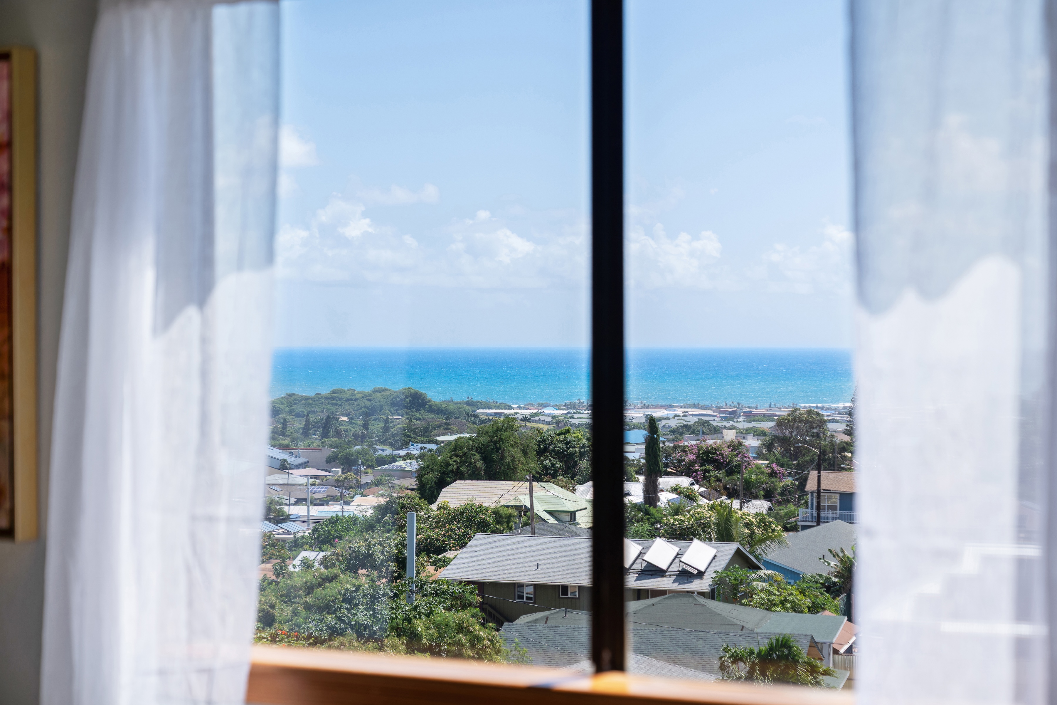  Centrally Located Living with Vaulted Ceilings and Views - 物件實景