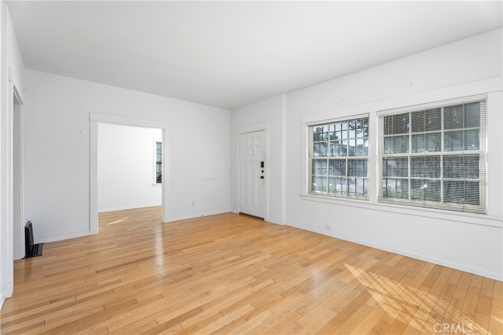 Long Beach, California, 90802, United States, 2 Bedrooms Bedrooms, ,1 BathroomBathrooms,Residential,For Sale,1985541