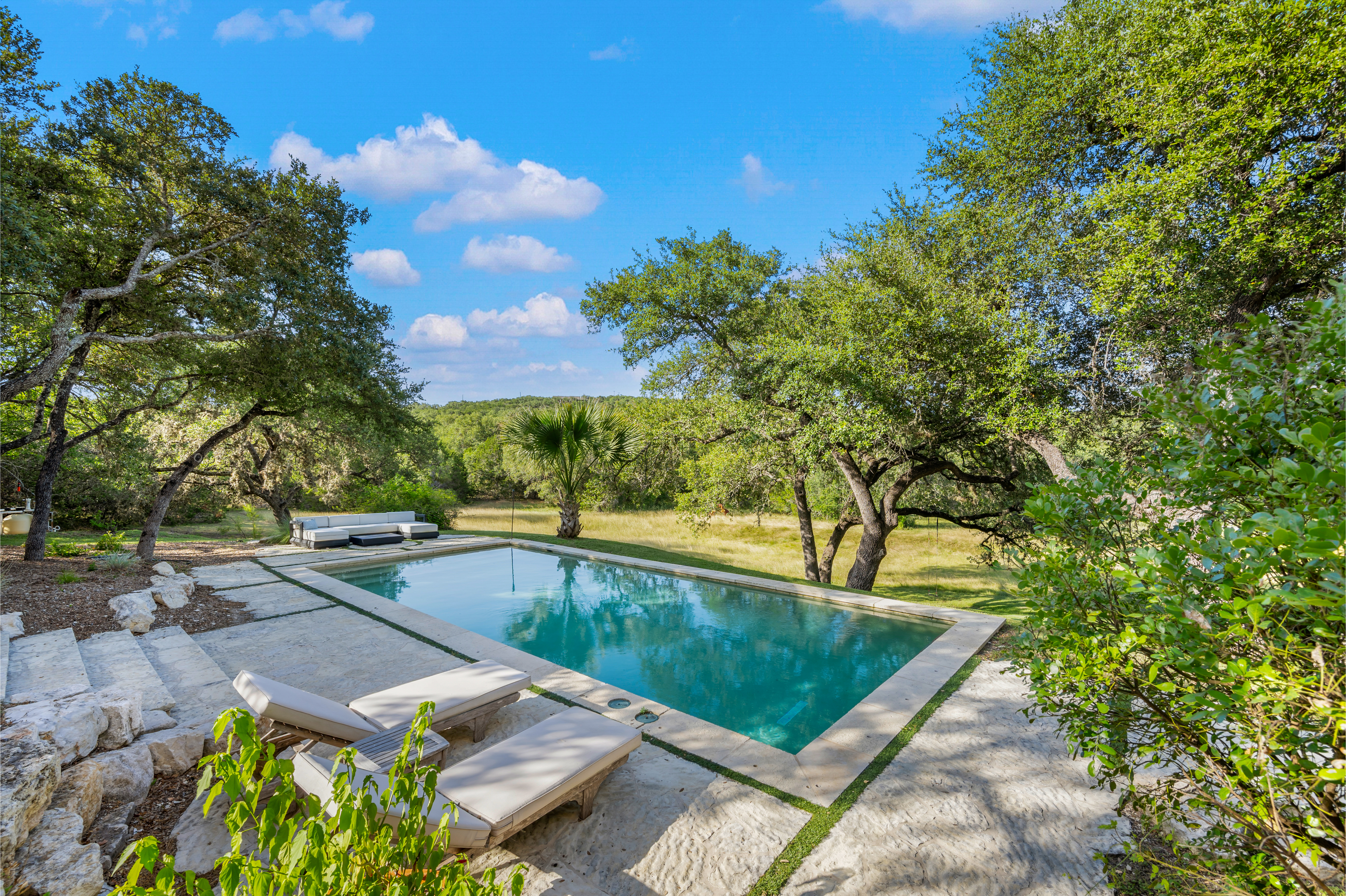  Hill Country Estate with Privacy and Presence - 物件實景